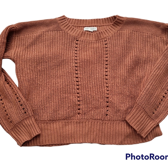 Sweater - Picture 9 of 9